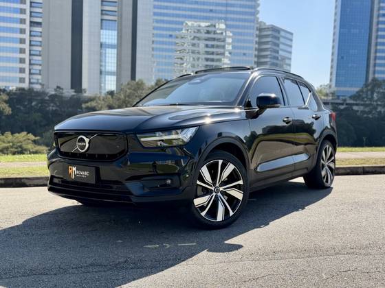 VOLVO XC40 P8 RECHARGE ELECTRIC BEV PURE AWD VOLVO XC40 P8 RECHARGE ELECTRIC BEV PURE AWD